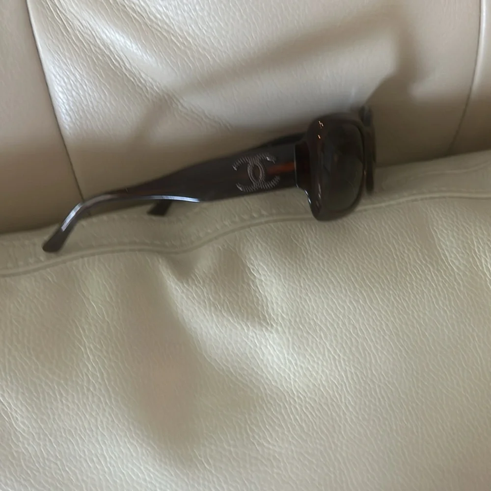 Channel sunglasses - Picture 3 of 4